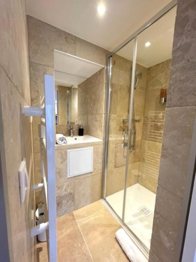 Ben Nevis Charming Studio In The Heart Of The Lively Life Of The Pre Carre Apartment Annecy Bagian luar foto